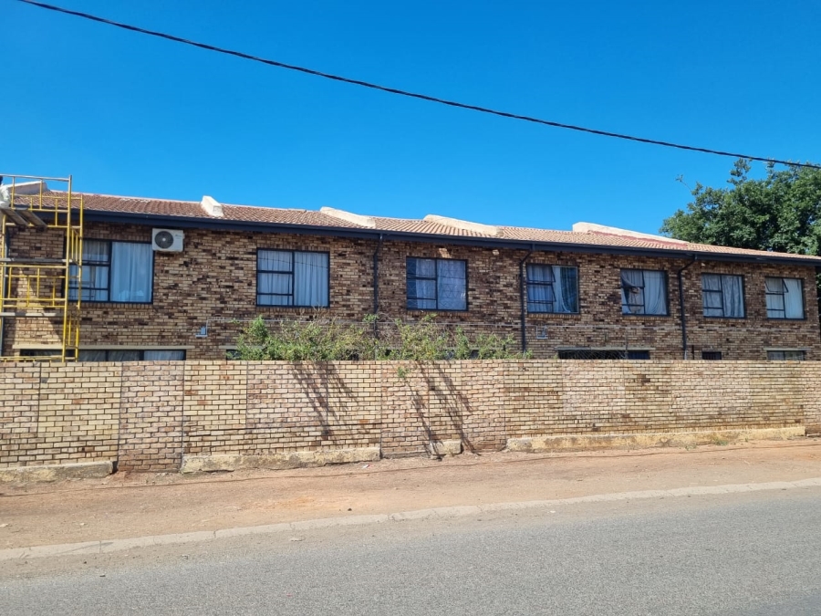 Commercial Property for Sale in Zinniaville North West